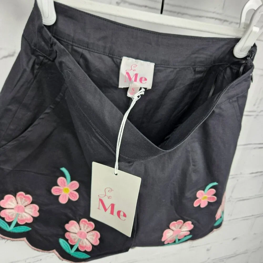So Me Floral Embroidered Black Crop Top Shorts Set Womens S Summer Vacation NWT - Picture 7 of 13